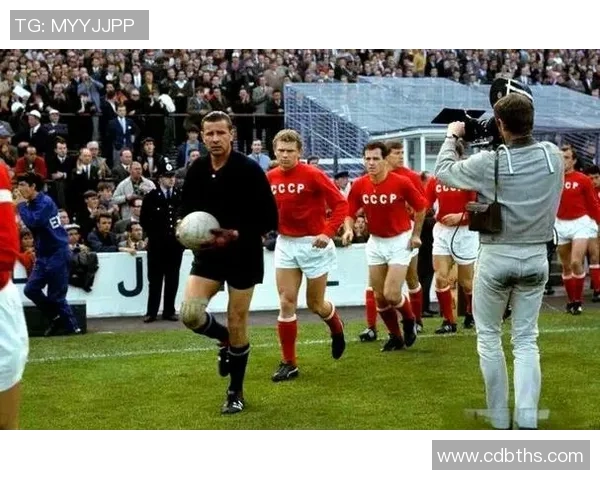 全球足球球星球衣号码排名揭秘 这些数字背后隐藏的传奇故事