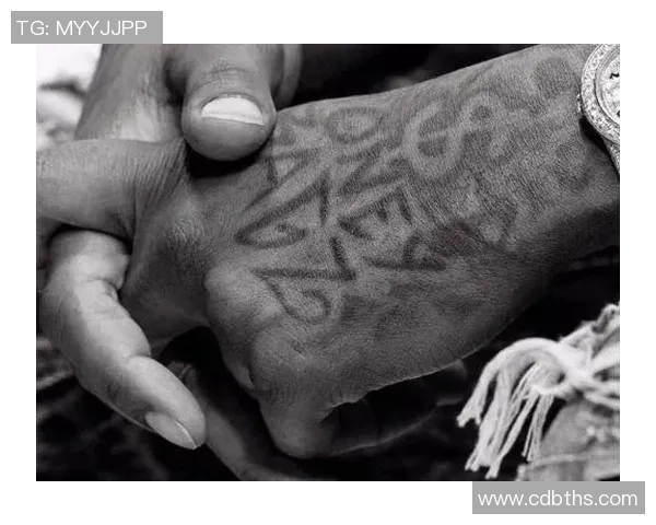 足球球星纹身背后的藏语文化故事与精神象征探秘 足球球星纹身背后的藏语文化故事与精神象征探秘