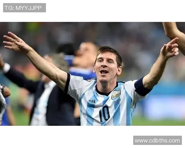 足球球星热身瞬间展现力量与技巧精彩瞬间引爆全场气氛